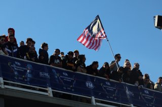 Fans in the Paddock
 | SRO / JEP