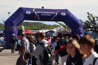 Fans in the Paddock
 | SRO / JEP