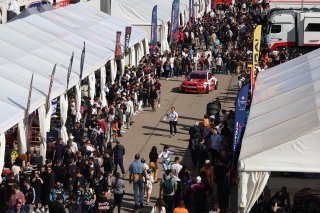 Fans in the Paddock
 | SRO / JEP